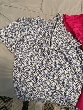 Ann Taylor Loft Blue and White Floral Print Short Sleeve Top Ann Taylor pink top